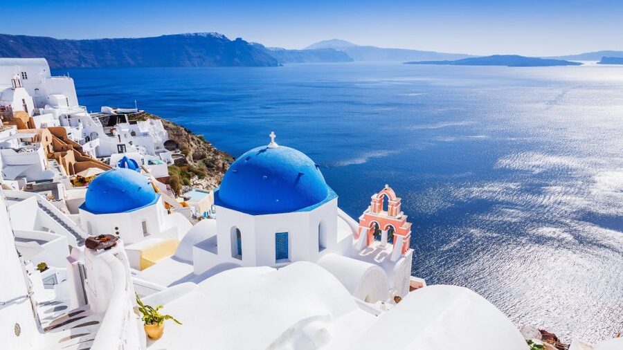 1-Day Boat Trip: Santorini Volcano, Thirassia & Oia Sunset - Getting from your hotel to Athinios port (and why timing matters)