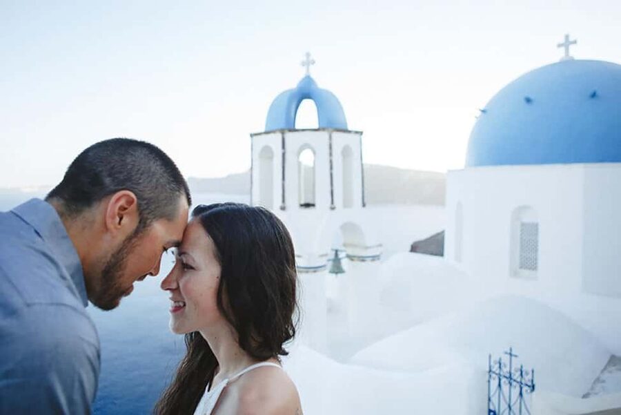 30’ Photoshoot in Oia! 30 edited photos! Effortless & Fun! - Meet outside Pliatsani Church, then walk a tight photo path