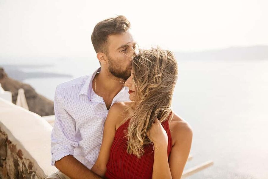 30’ Photoshoot in Oia! 30 edited photos! Effortless & Fun! - Stop by stop: how the shoot creates variety in just 30 to 60 minutes