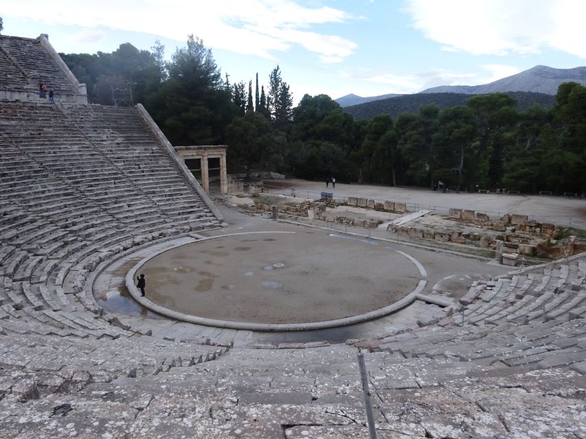 4-Day Tour of Mycenae, Epidaurus, Olympia, Delphi & Meteora - Hotel and meals: good value, expect buffet repetition