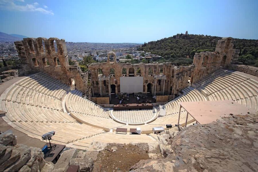 Acropolis and Parthenon: Guided Tour in Italian with Skip-the-Line Ticket - Price and value: what $104 buys you on an in-demand site