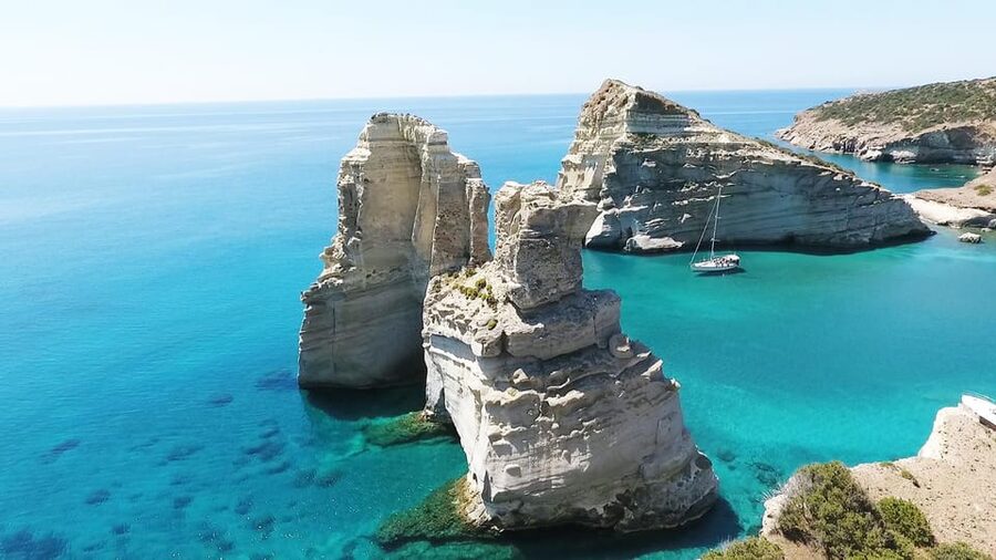 Adamantas: Full-Day Milos & Poliegos Boat Tour with Meals - Lunch Onboard: Regional Food That Fits Boat Time