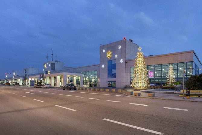 Airport Pickup Services - The Ride Itself: What the Driver Will Tell You on the Way