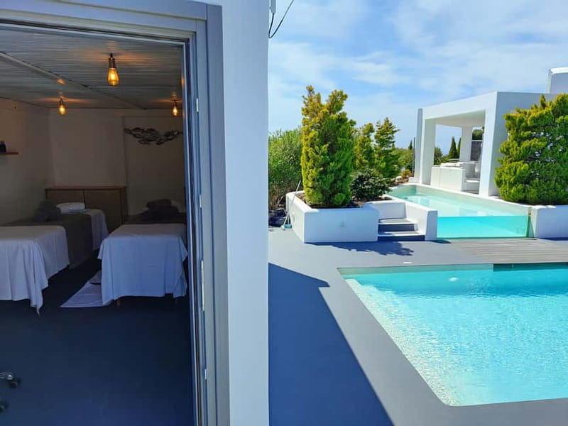 Akrotiri: Aromatherapy Couples Massage - Aromatherapy Essential Oils, Used With a Couples Rhythm