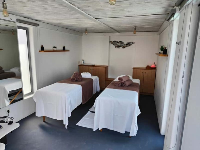 Akrotiri: Aromatherapy Couples Massage - Two Therapists at Once, Male and Female on Standard Basis