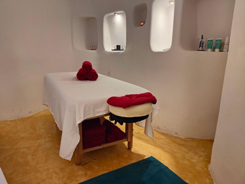 Akrotiri: Aromatherapy Couples Massage - Why the One Massage Room Couples Policy Matters