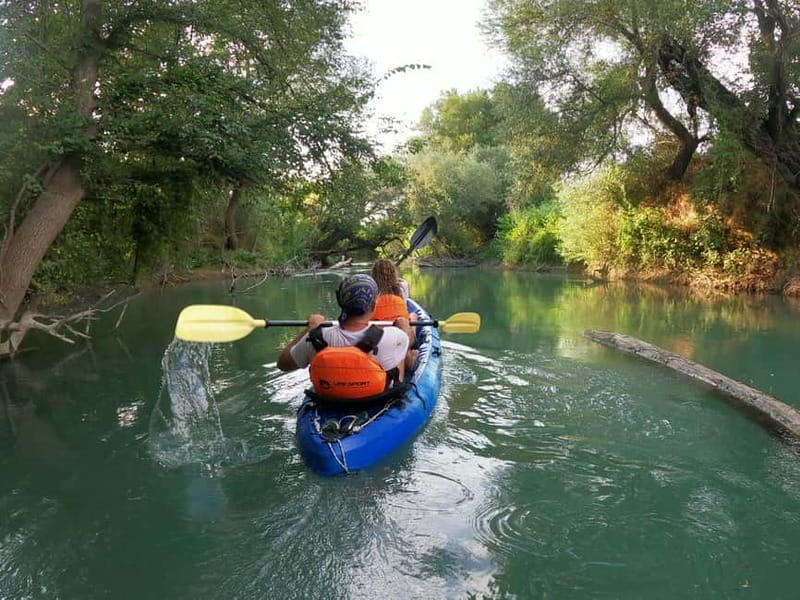 Ammoudia: Kayak down the Acheron 5.5 km - Getting started at Dragonfly Kayak: Finding the flags and the van pickup