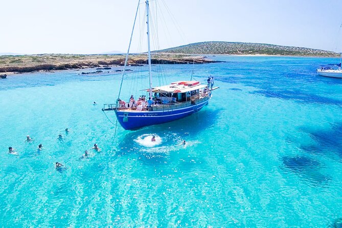Antiparos & Despotiko: Swim, Explore, and Savor Lunch from Paros - Getting Onboard at Paroikia Port, and Scoring the Best Seats