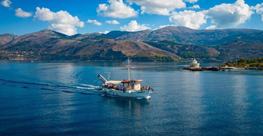 Argostoli: Full-Day Traditional Boat Cruise with Lunch - Vardiani Island (or Rabbit Island): The Remote Stop With Lunch Waiting