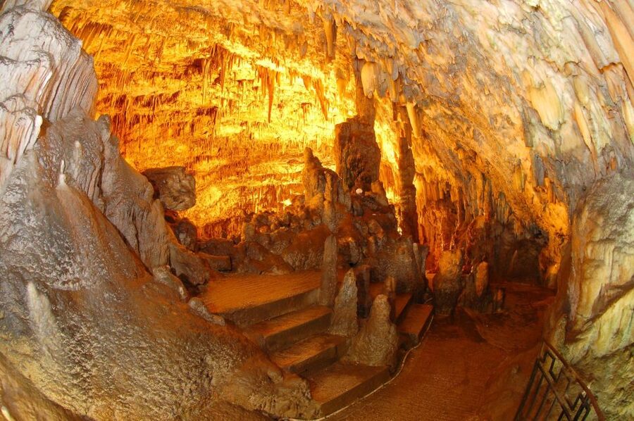 Argostoli: Melissani & Drogarati Cave Tour with Wine Tasting - Why This Caves-and-Wine Tour Works So Well for Cruise Time