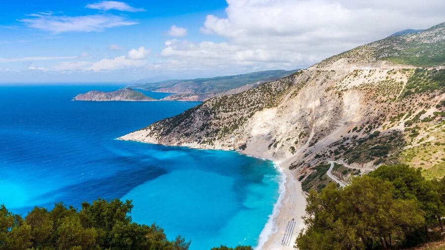 Argostoli: Melissani & Drogarati Cave Tour with Wine Tasting - Who Should Book This and Who Might Skip It