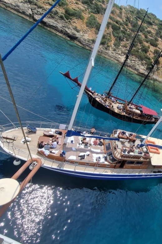 Athens: 3-Hour Sunset Cruise with Swim Stop, Snacks & Drinks - Picking up and dropping off: central Athens hotel convenience