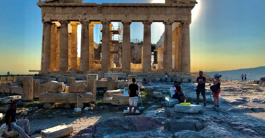 Athens:Acropolis - Historical Center Walking Tour in Spanish - Getting in through the south slope, plus Teatro de Dionisio