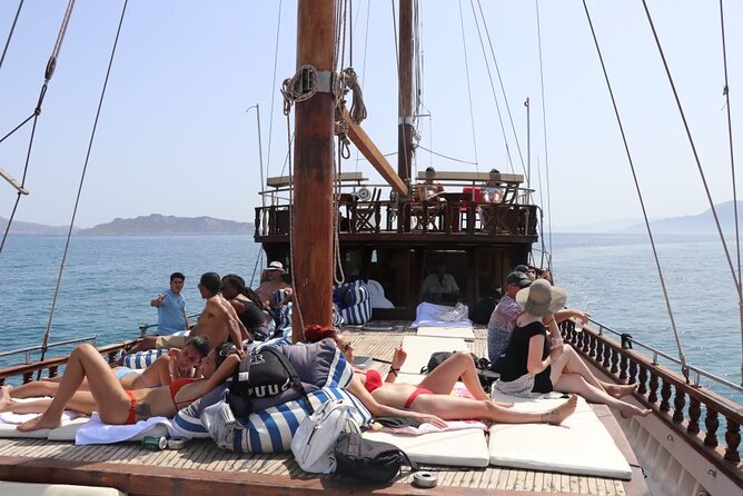 Athens: All Day Cruise to Agistri Moni Aegina with Lunch & Drinks - The Crew Factor: From Anna to Tom, Communication Makes the Day Easier