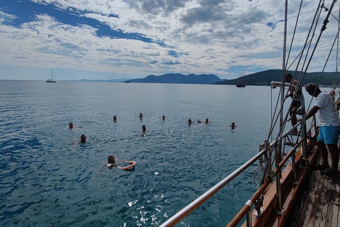 Athens cruise: Agistri, Moni/Metopi, Aegina with lunch & drinks - The Zea Marina Morning: Check-In Timing and the Included Breakfast