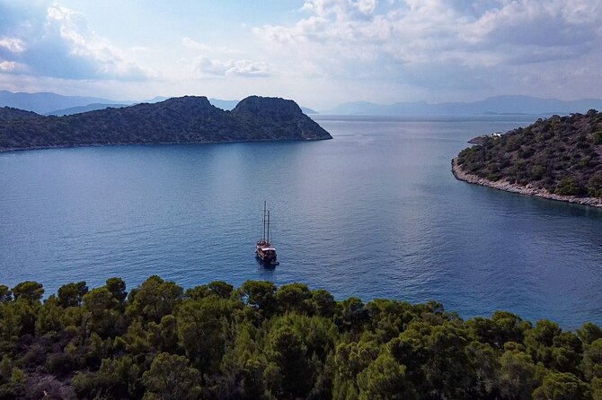 Athens Day Cruise: 3 Islands Tour in the Saronic Gulf with Lunch - The Metopi swimming bay: how they choose the clearest water