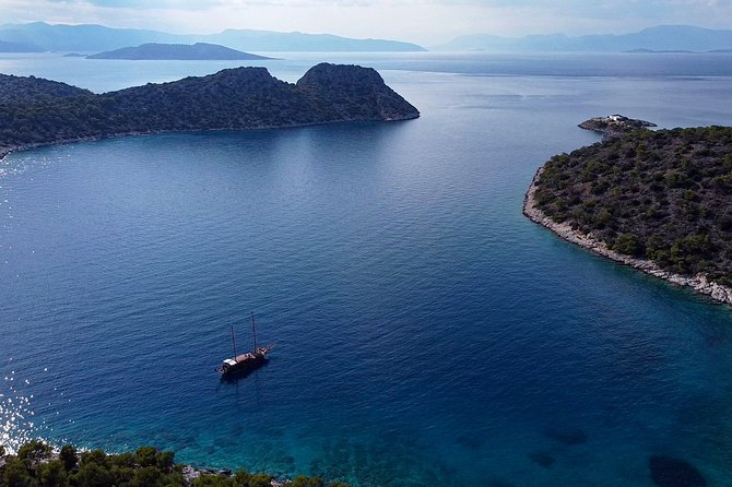 Athens Day Cruise: 3 Islands Tour in the Saronic Gulf with Lunch - Boat comfort, shade, and safety you should plan around