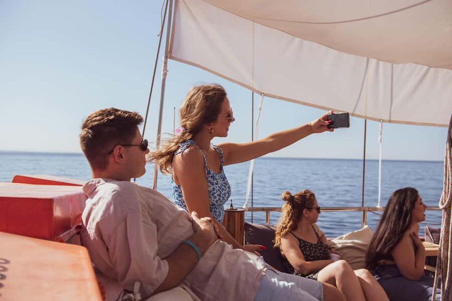 Athens Day Cruise: Agistri, Moni & Aegina + Lunch & Drinks - Aegina: pistachios, Apollo, museum options, and market wander time