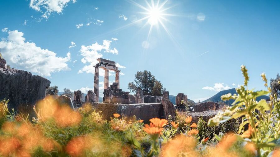 Athens: Delphi, Corycian Cave, and 300 Battlefield Day Trip - Why This Athens to Delphi and Thermopylae Route Feels Efficient