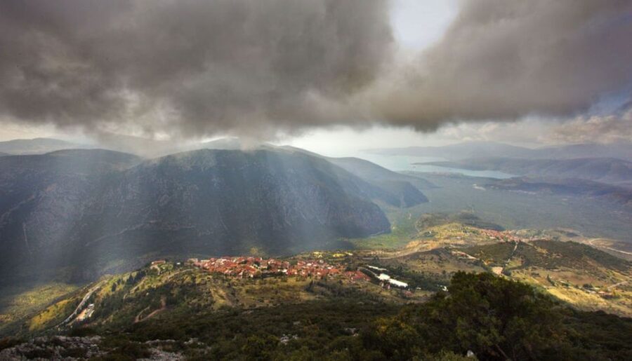 Athens: Delphi, Corycian Cave, and 300 Battlefield Day Trip - Price and Value: What 170 USD Buys You (and What It Does Not)