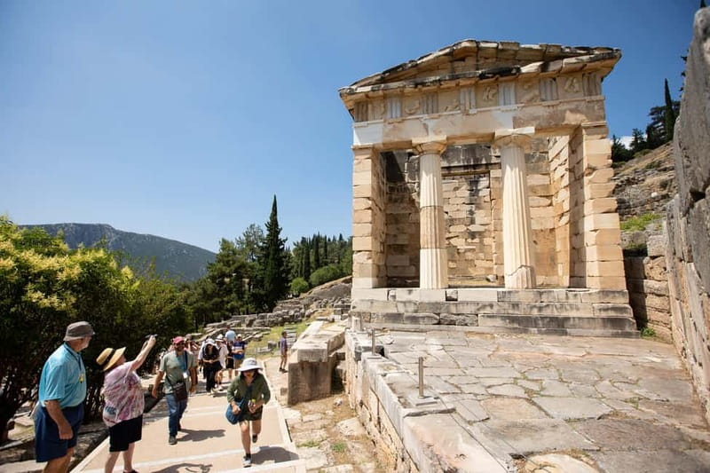 Athens: Delphi Day Tour with Museum & Arachova Village Visit - The Coach Ride: Long, But Not Miserable