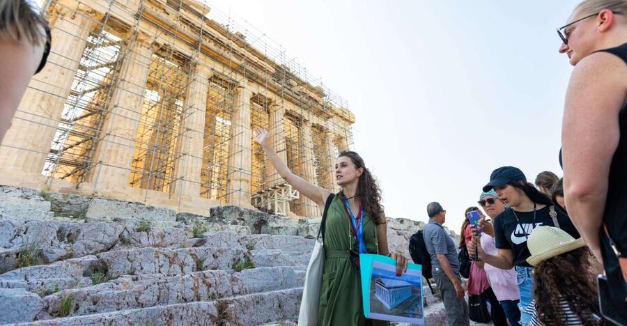 Athens: Early Morning Guided Tour to Acropolis and Museum - How the morning route works, from Hadrian to the main gates