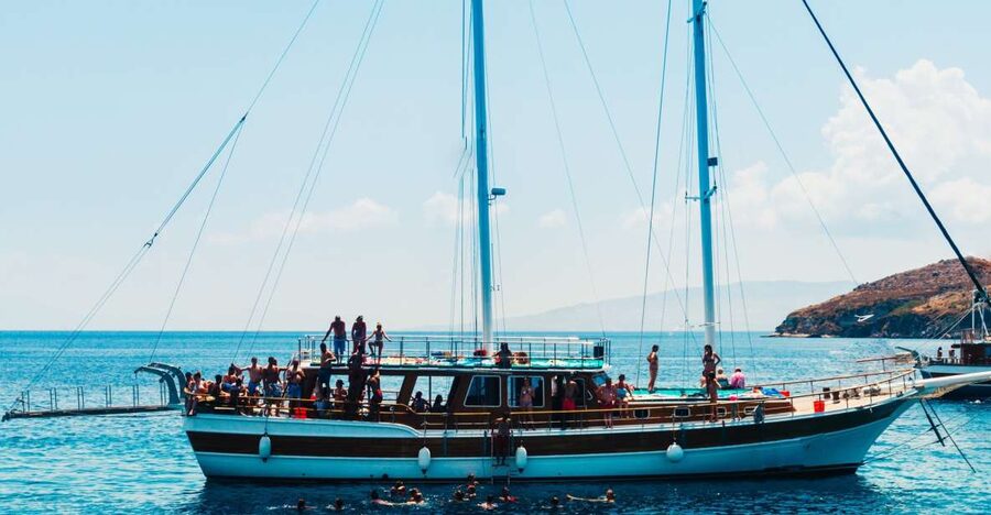 Athens: Full-Day Island Hopping Cruise with Lunch & Transfer - Key Points to Know Before You Go