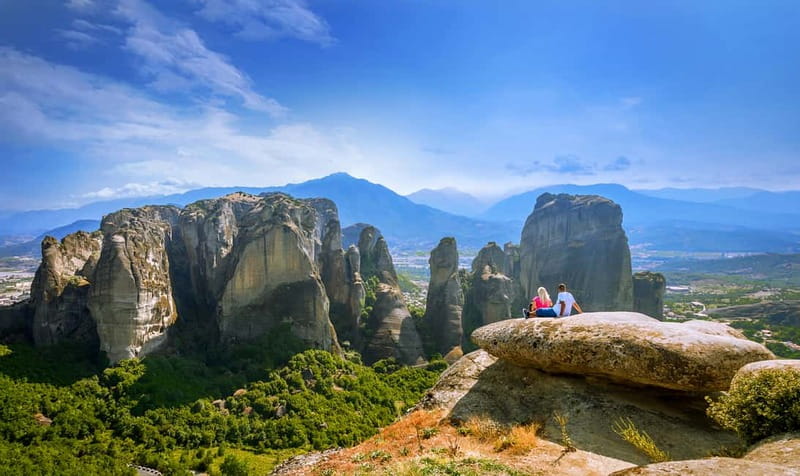 Athens: Full-Day Meteora Tour with Local Guide & Greek Lunch - Larisis Departures at 07:45, and How the Bus Sets You Up