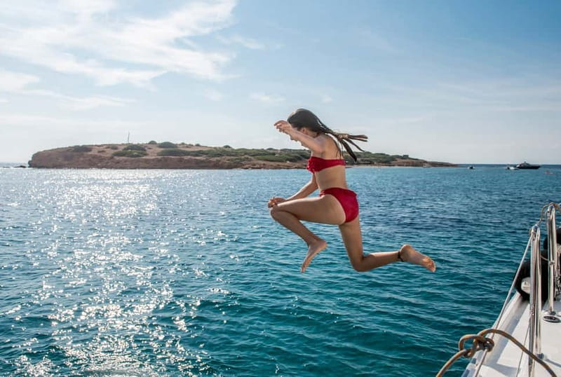 Athens: Half-Day Morning Catamaran Cruise with Meal & Drinks - Practical Tips Before You Go, So the Day Goes Smoothly