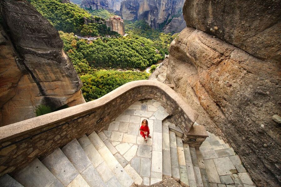 Athens: Meteora 2-Day Trip with Hotel, Sunset & Morning tour - Athens to Kalambaka: the train is out, the bus keeps it smooth