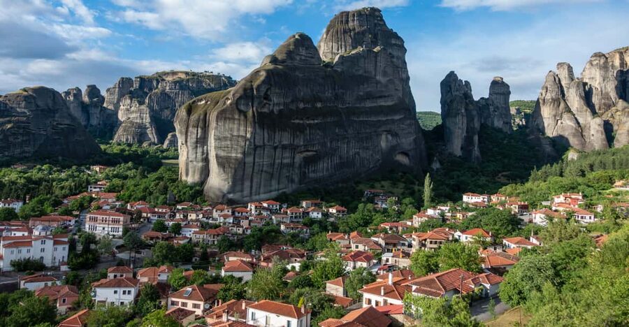 Athens: Meteora Day Trip with Central Pickup & Audio Guide - Key highlights at a glance