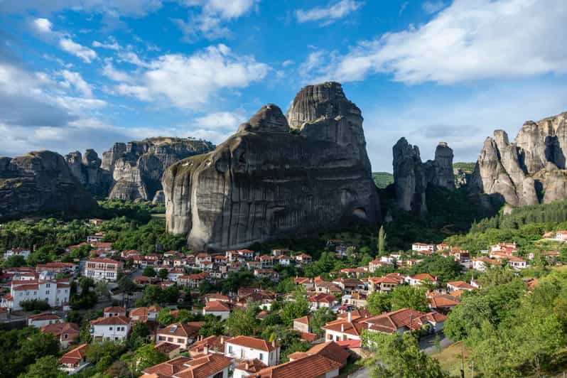 Athens: Meteora Day Trip with Central Pickup & Audio Guide - Kalabaka Break Time and the Lunch Option That Affects Your Pace