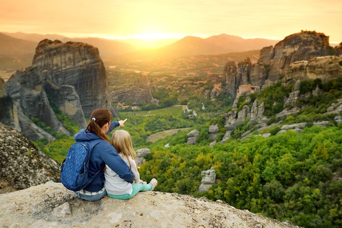 Athens: Meteora Monasteries, Caves & Coastal Stopovers with Lunch - Kamena Vourla seaside stop, a break that actually feels like a break