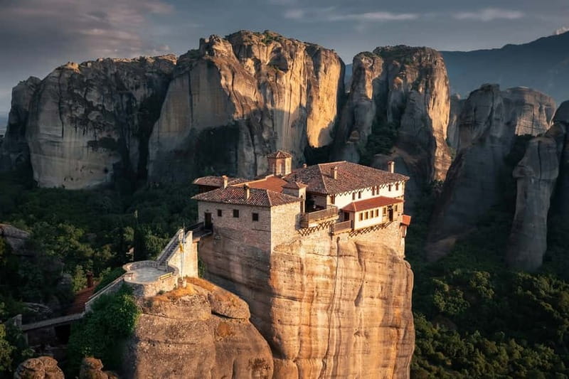 Athens: Meteora Monasteries Day Trip with Caves and Lunch - The lunch option at a local restaurant, value and what to expect