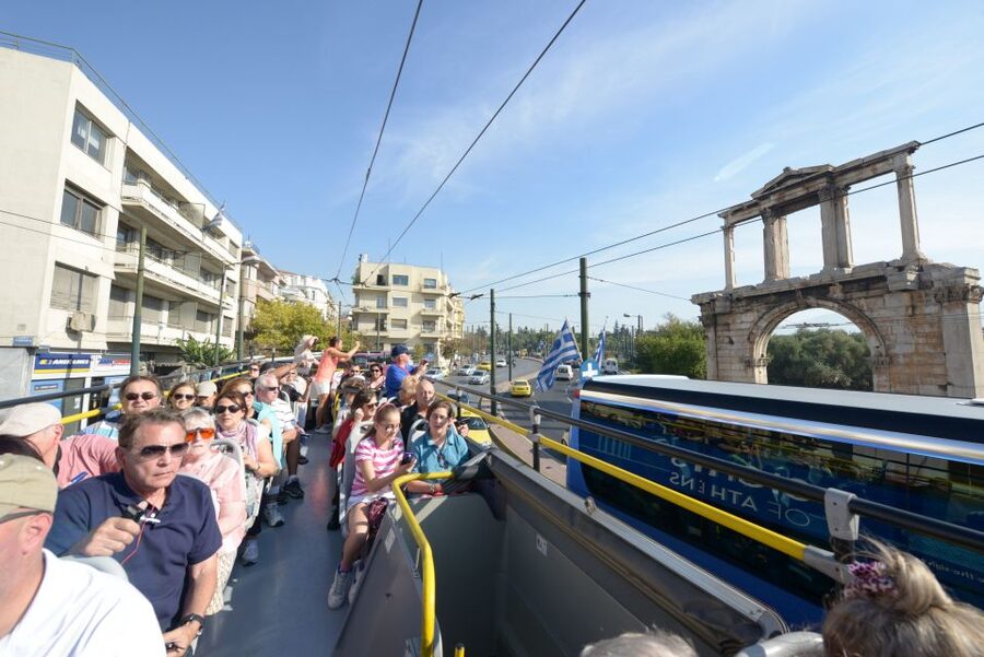 Athens, Piraeus, and Coastline: Blue Hop-On Hop-Off Bus - Getting On in Piraeus: The Easiest Path From Cruise Terminals to the Acropolis Area