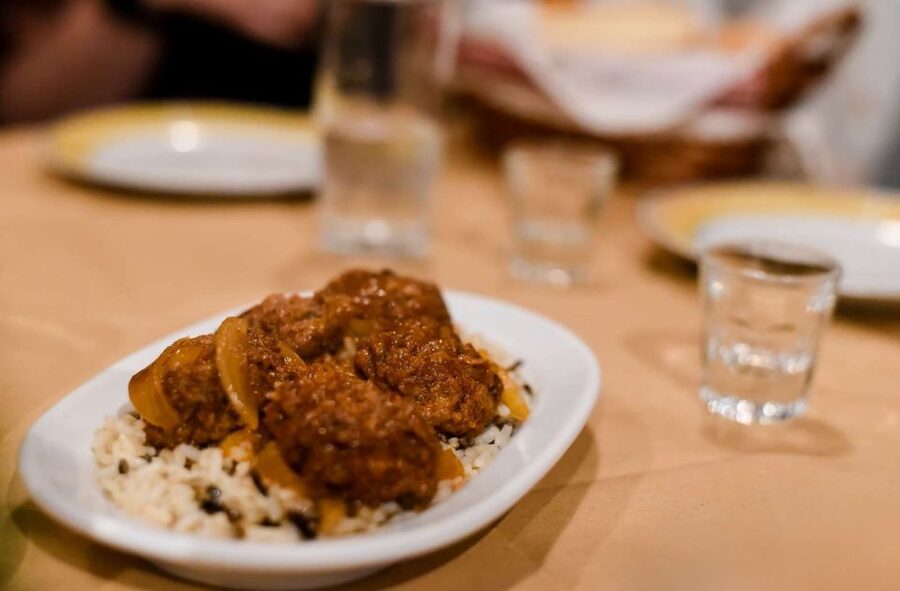 Athens: Premium Food and Wine Tasting Tour in the evening - Why this Athens night food walk feels different