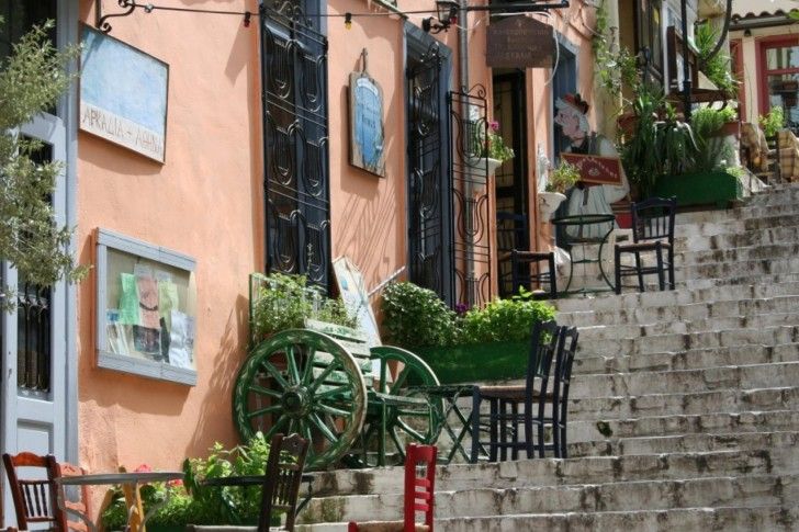 Athens: Private 4-Hour Tour with Acropolis and Old Town - Starting at Crescendo Cafe, then finding your bearings fast