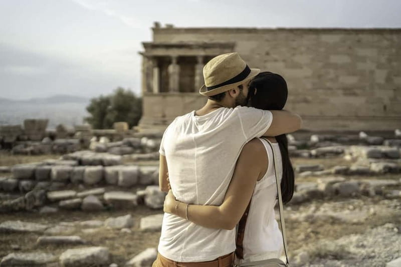 Athens: Professional Photoshoot - Premium package: Anafiotika, Acropolis hills, and possible sunset timing