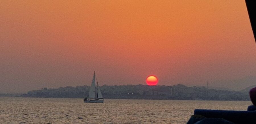 Athens: Riviera Catamaran Tour with Fresh Meal and Drinks - Who this is best for, and who should choose a different Athens day