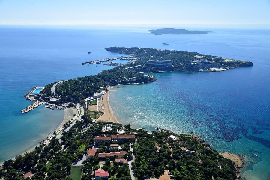 Athens Riviera: Poseidon Temple & Lake Vouliagmeni Day Tour - Lake Vouliagmeni, that warm mineral-water swim and cliffside scenery