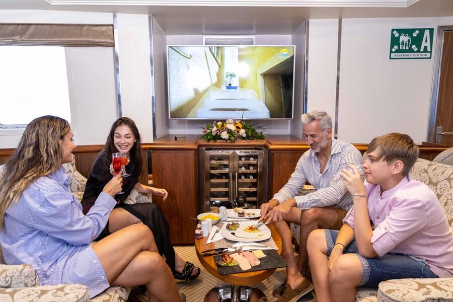 Athens: Saronic Islands Cruise with VIP Area Seating & Lunch - Price and Value: Is This a Deal at $276?