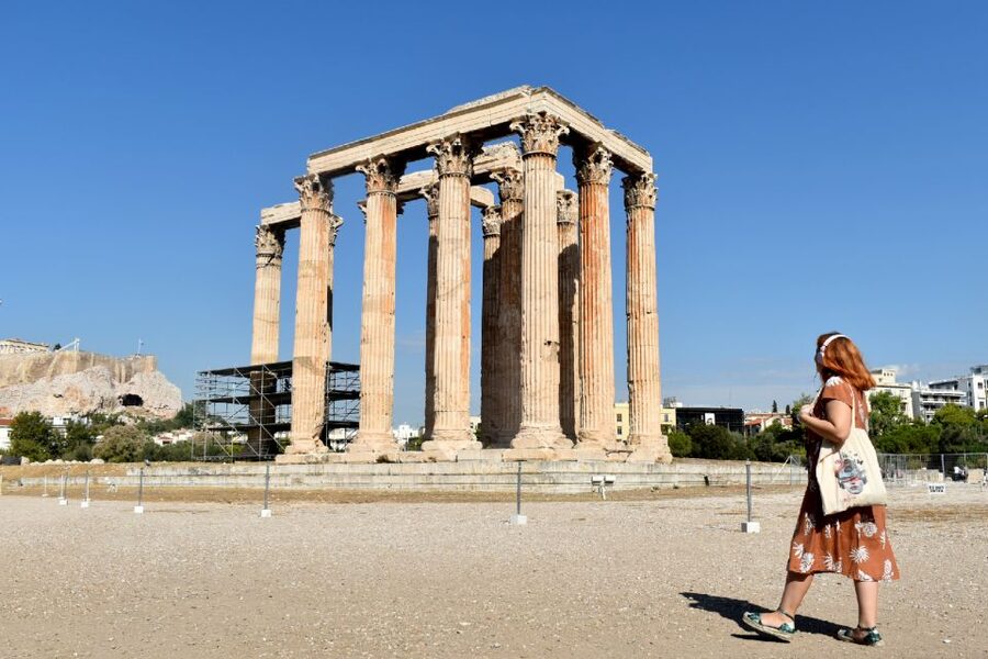 Athens: Temple of Olympian Zeus Ticket and Audio Tour - Wandering through the 17-meter pillars like you can see the full plan