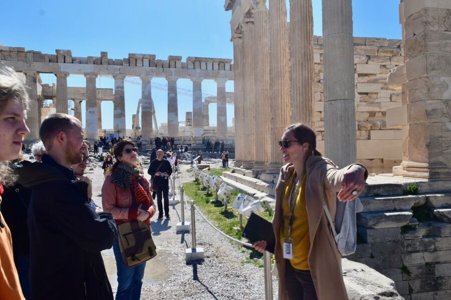Athens: The Acropolis Guided Walking Tour in German - The top zone: Parthenon time, plus a 360° finale