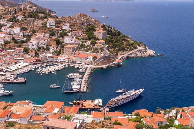 Athens Three-Island Cruise: Hydra, Poros & Aegina w/Lunch Incl - The boat experience: lunch, live music, and the seating reality on a full day