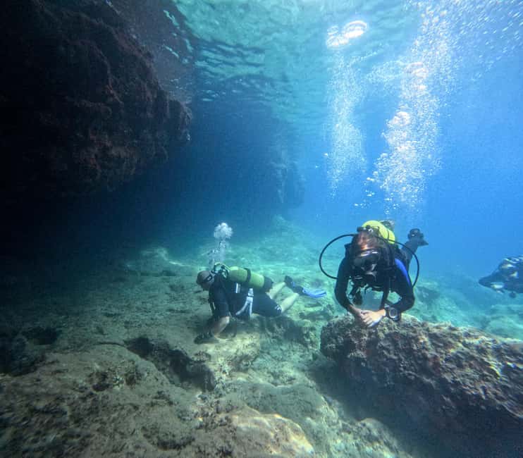 Athens: Try Scuba Diving - Starting on land: paperwork, pressure basics, and hand signals