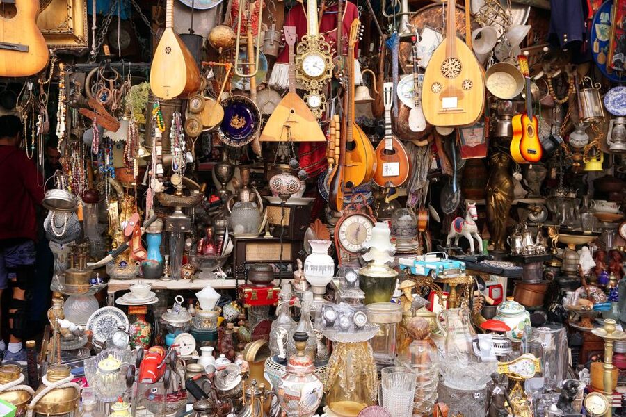 Athens: Wheelchair accessible Top Sights Half-Day Tour - Traditional souvenir shopping and the historic center