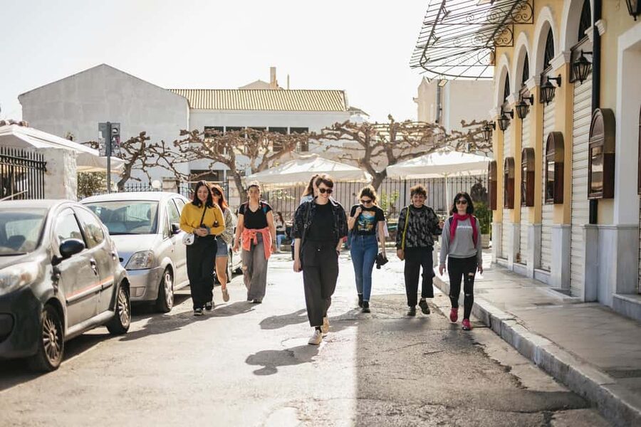 Athens: Women in Ancient Greece - The secret stop: why you should pay attention when you get surprised