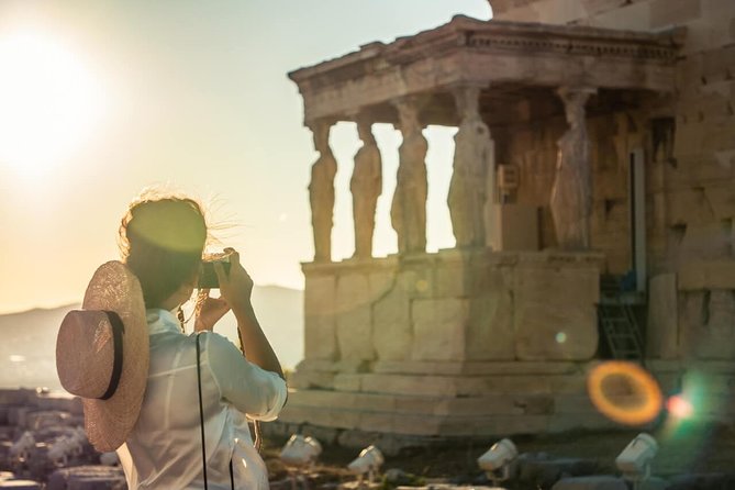 Beat the Heat Acropolis Tour - Small group - Meeting at the Arch of Hadrian, then climbing with a small group