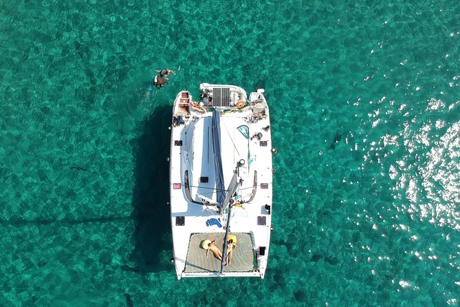 Best of Milos and Poliegos Catamaran snorkelling Cruise with BBQ - Lagoon 440 Catamaran Comfort, Plus a Wi-Fi Reality Check