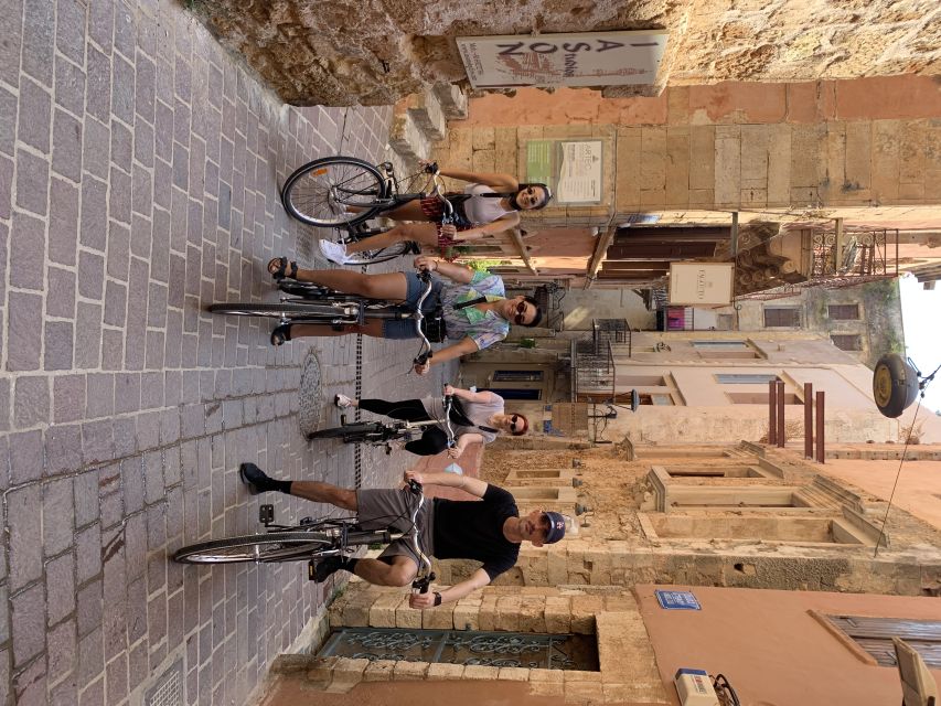 Chania: City Highlights Small Group Bike Tour - Getting going: Meletiou Metaxaki 10 and the first 15 minutes